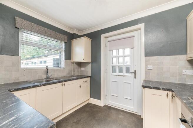 3 bed Semi-Detached for sale Image 10