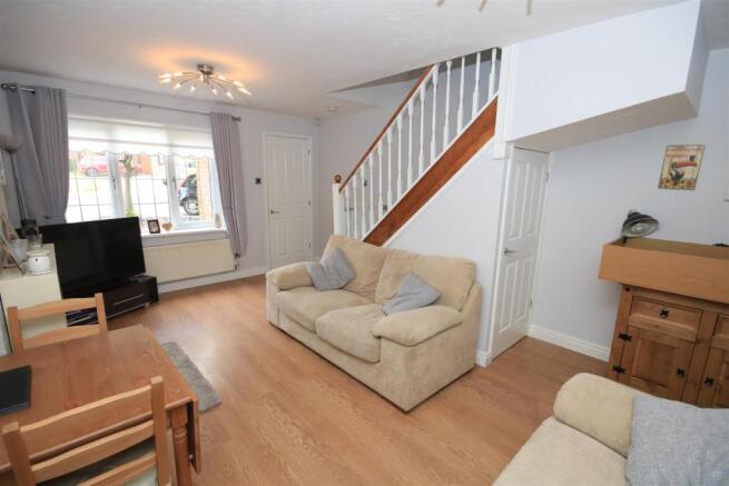 SPACIOUS OPEN PLAN LIVING ROOM