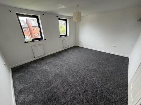 25 Juliet Grove, Wolverhampton, West Midlands WV10 9LJ photo 4