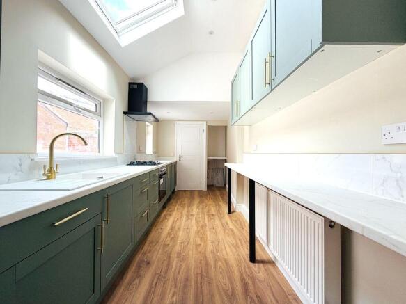 2 bed Terraced for sale Image 6