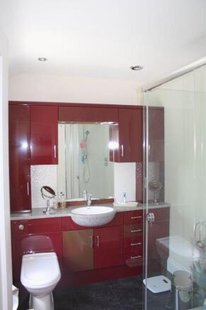 En-suite to ma...