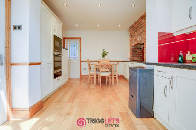 2 bed Semi-Detached for sale Image 12
