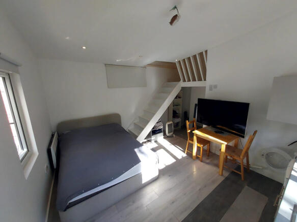 Large garden studio.Hendon-Foscote rd