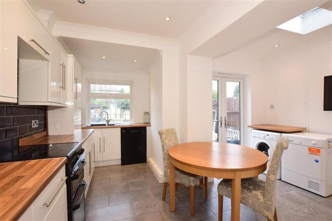 Kitchen/ Breakfast Room