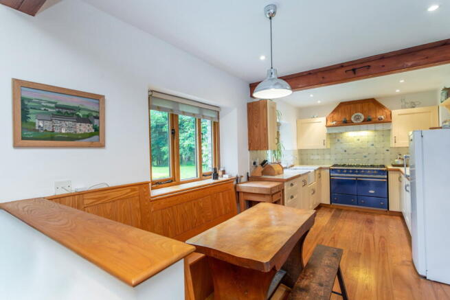 4 bed Detached for sale Image 9