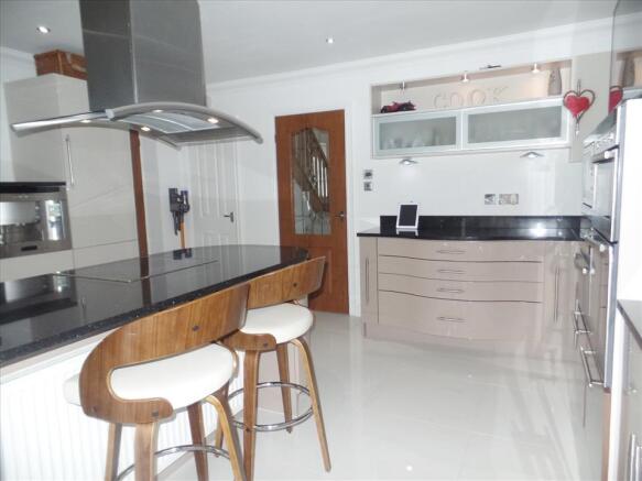 ADDITIONAL kitchen photo