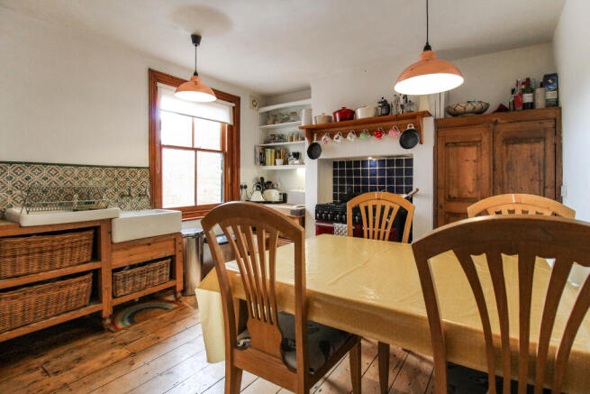 Kitchen 1.JPG