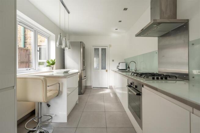 Winchester Road, Highams Park photo 4
