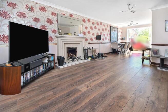 6 Congresbury Road Lounge (2).JPG