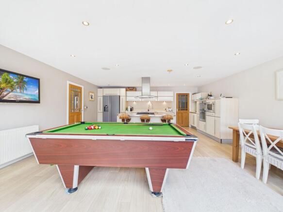 4 bed Detached for sale Image 12