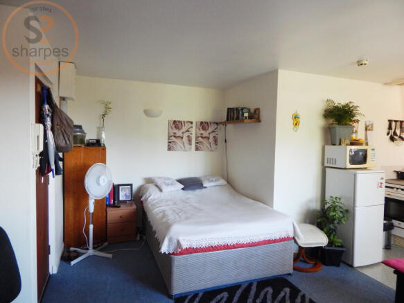 Bedroom.JPG
