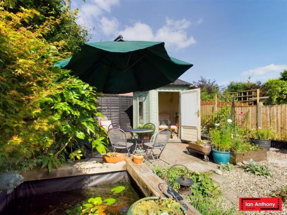 REAR AND SIDE GARDEN