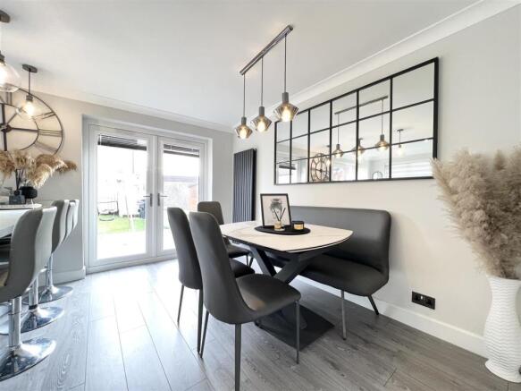 Kitchen/ Dining