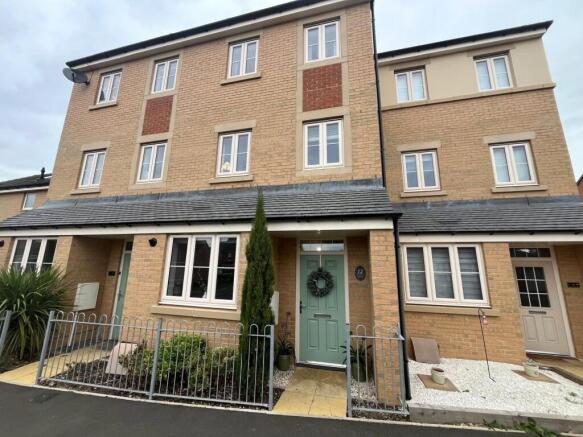 4-bed semi-detached on Whitworth Park Drive, Elba Park, Houghton Le Spring, DH4, £235,000