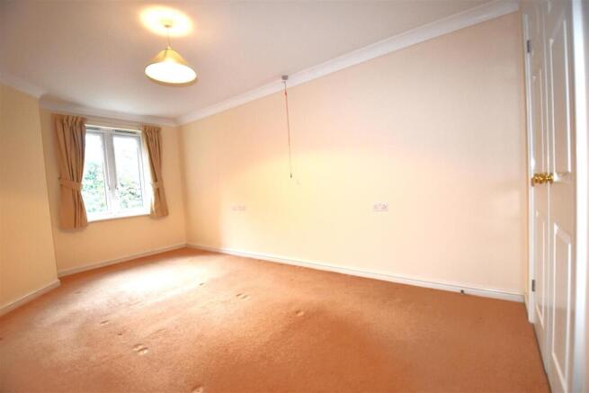 Ashingdon Road, Rochford photo 4