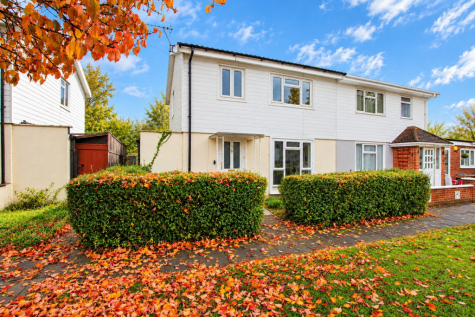 Bravington Close, Shepperton, TW17