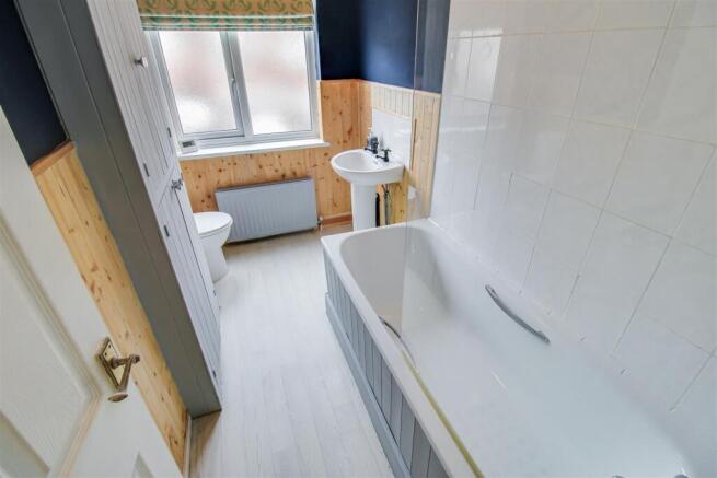 BATHROOM/W.C.