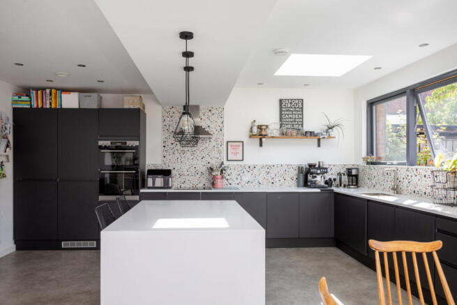 3 bed Terraced for sale Image 5