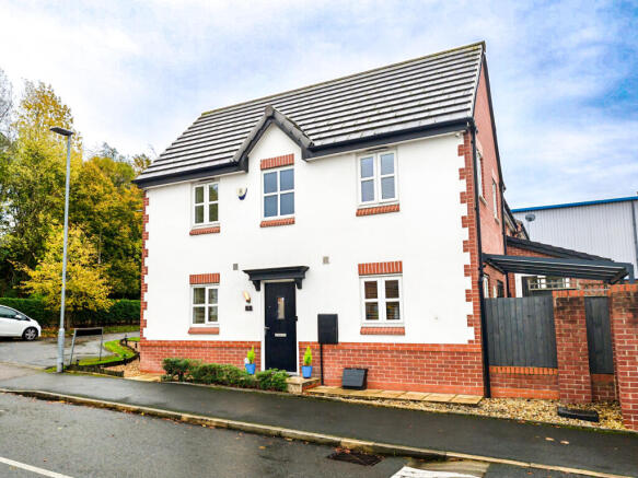 3-bed detached on Peak Forest Close, Hyde, SK14 4XD, £335,000
