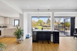 118, Oaks Avenue, Worcester Park KT4 8XF