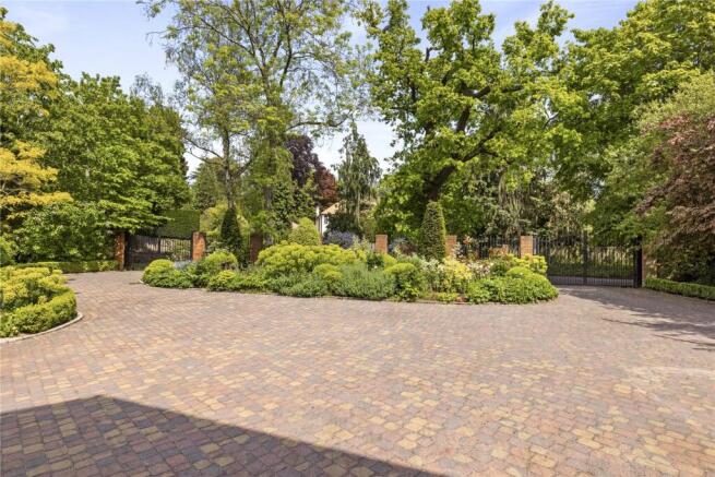 Carriage Driveway