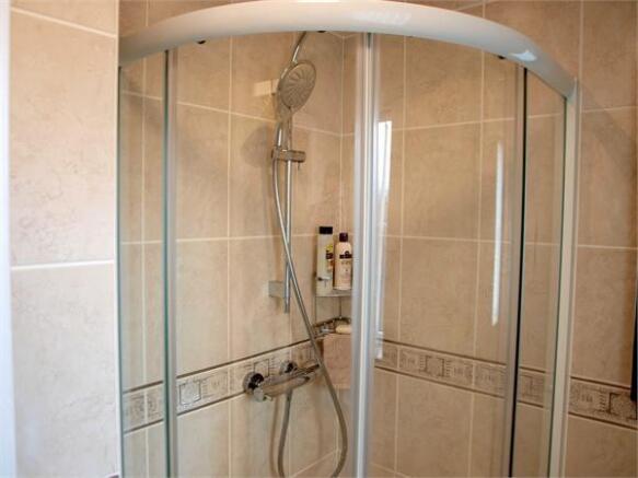 En-Suite Shower Roo