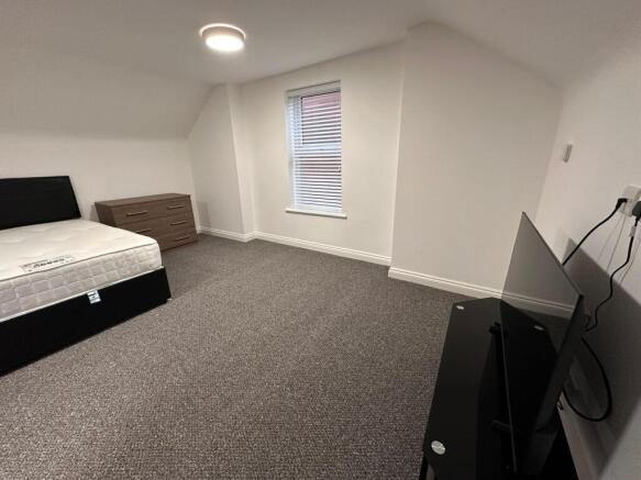 1 bed House of Multiple Occupation to rent Image 7