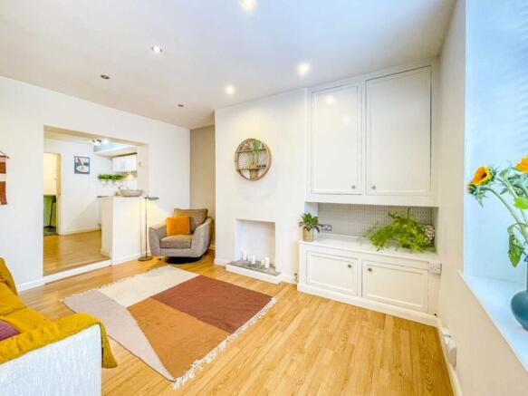 1 bed Terraced to rent Image 6