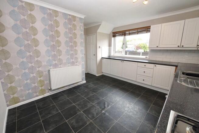 3 bed Semi-Detached for sale Image 5