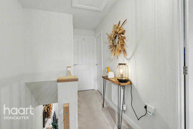 3 bed Semi-Detached for sale Image 12