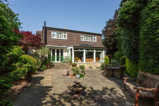 4 bed Detached for sale Image 4