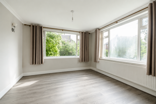 5 bed Semi-Detached for sale Image 6