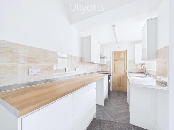 3 bed Terraced to rent Image 7