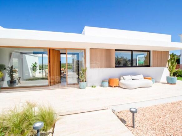 Brand new villa with sea views