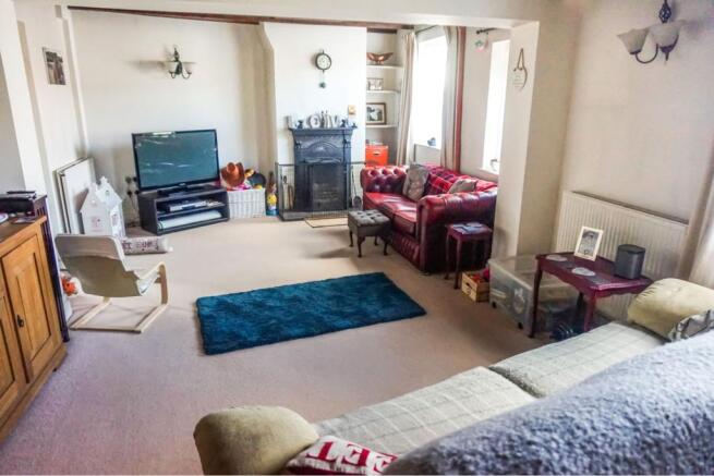 Lounge/Dining Room