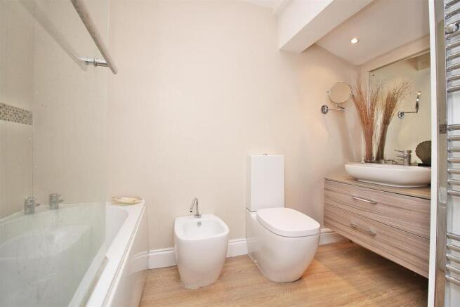 Bathroom.JPG