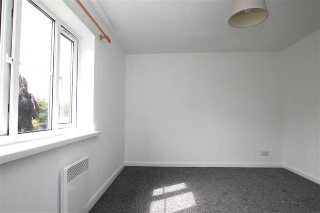 2 bed Apartment to rent Image 4