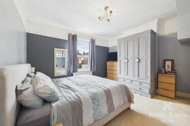 4 bed Semi-Detached for sale Image 6