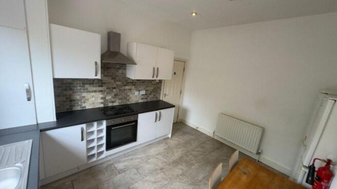 5 bed Terraced to rent Image 5
