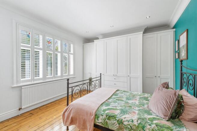 5 bed Semi-Detached for sale Image 11