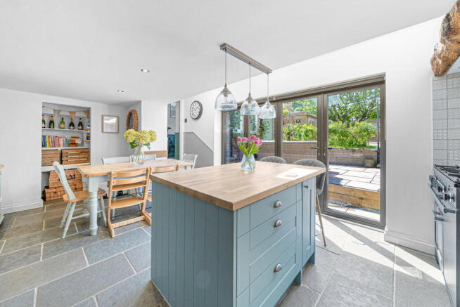 3 bed Terraced for sale Image 12