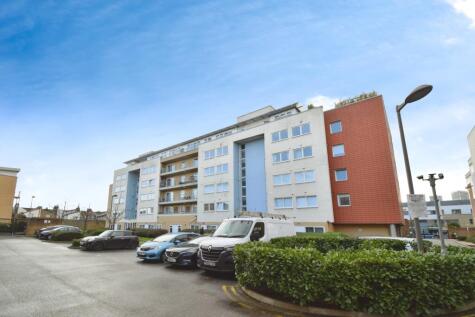 12 Flint Close, London, E15