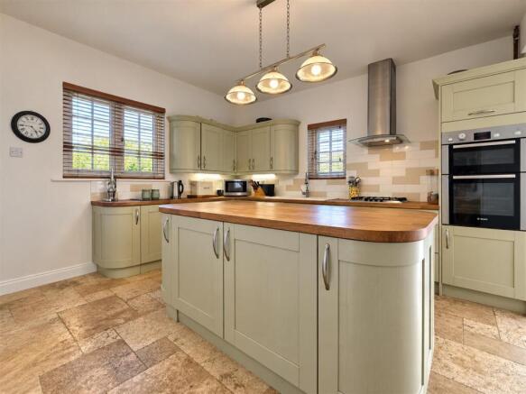 Tewkesbury Road, Twigworth, Gloucester photo 4