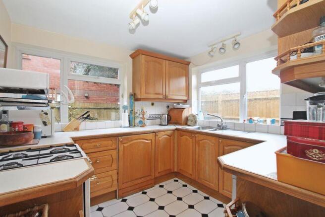 Kitchen (2)