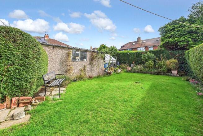 3 bed Semi-Detached for sale Image 8
