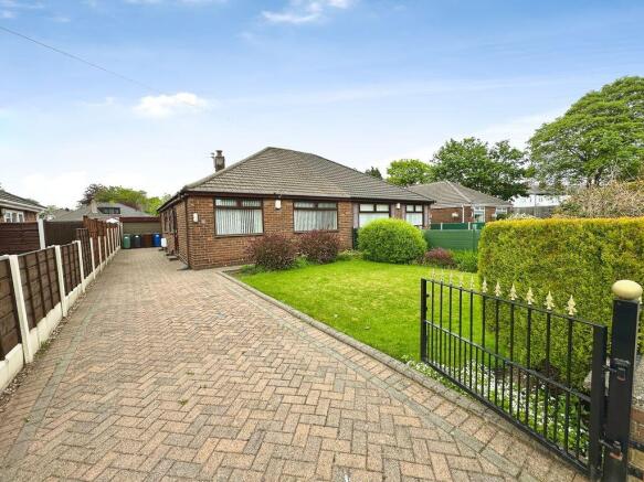 2-bed semi-detached on Lynmouth Close, Radcliffe, £235,000