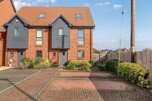 7, Francis Close, Thatcham RG18 3GP