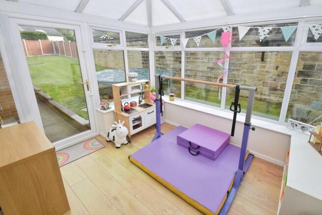 4 bed Semi-Detached for sale Image 8