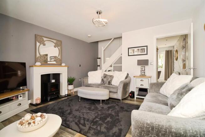 2 bed Semi-Detached for sale Image 5