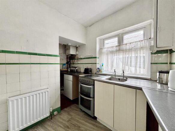 2 bed Semi-Detached for sale Image 8